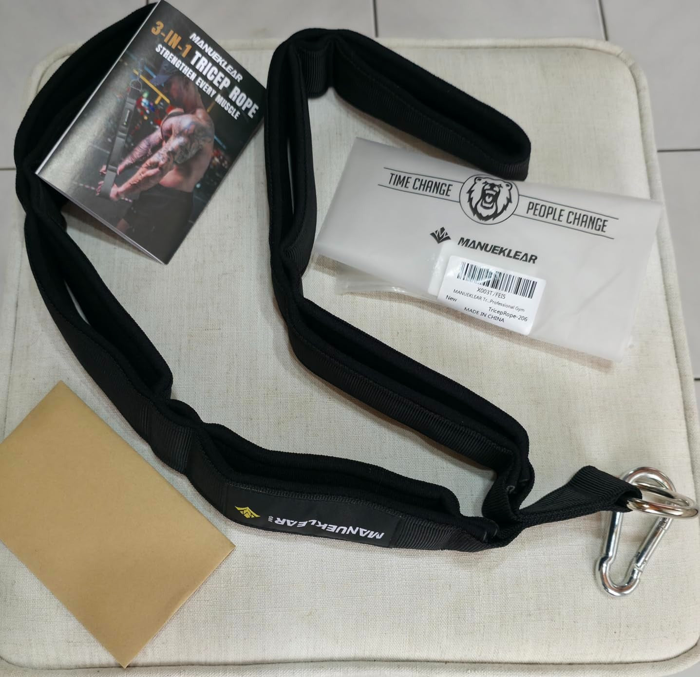MANUEKLEAR 3-Grip Black - Black rope with packaging and manual